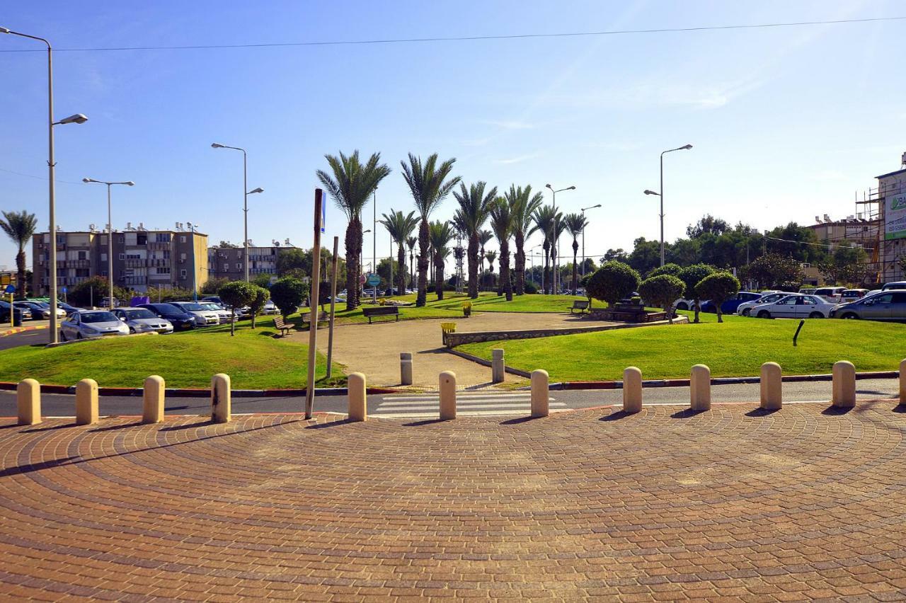 Road To The Beach Apartment By Domik ハイファ エクステリア 写真