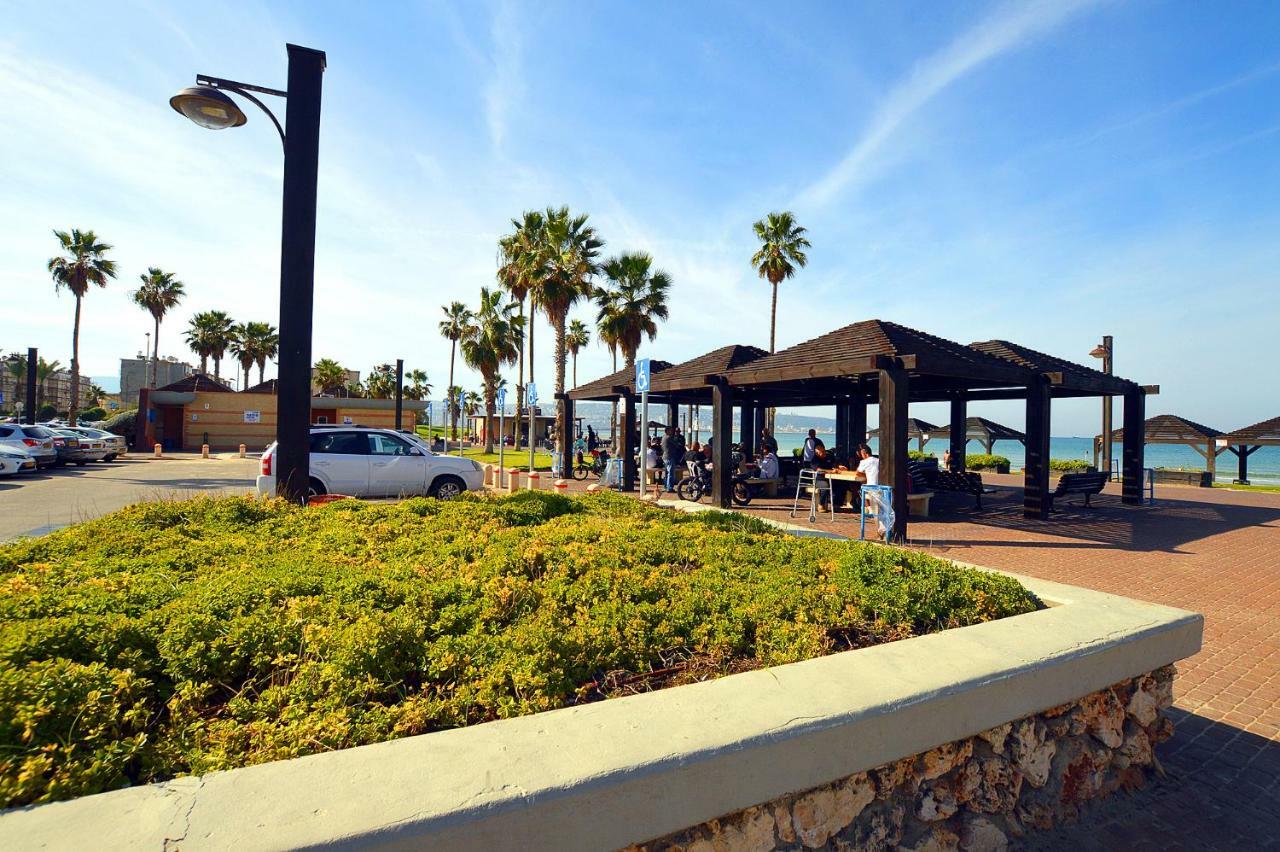 Road To The Beach Apartment By Domik ハイファ エクステリア 写真